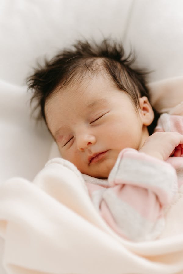 Train du sommeil bébé : comprendre et accompagner ses cycles